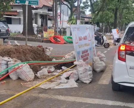 Bikin Macet! Pemkot Bandung Janji Hentikan Proyek Galian Kabel Sebelum Libur Natal dan Tahun Baru