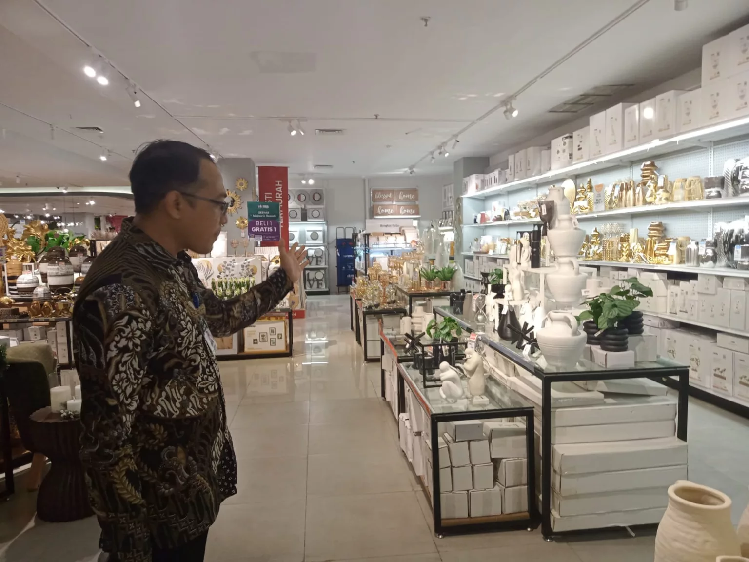  Informa Furniture IBCC Hadirkan Konsep Baru: Inspirasi Menata Hunian dan Kantor dalam Satu Atap