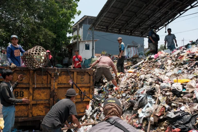 DLH Kota Bandung Tegaskan Pengelola Pasar Bertanggung Jawab Terhadap Sampah