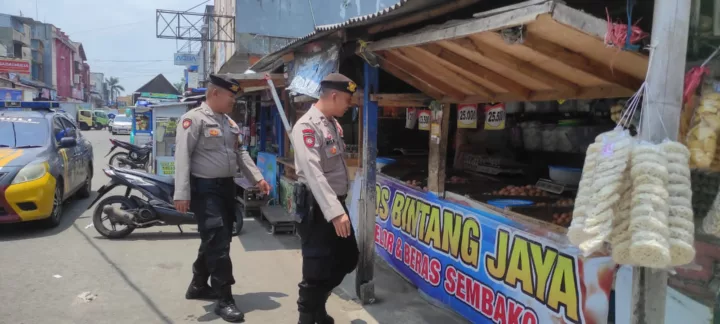 Jelang Nataru, Polisi di Kota Tasikmalaya Sampaikan Kamtibmas kepada Juru Parkir, Waspadai Curanmor.