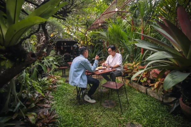 Taman Kopie, Spot Ngopi Bernuansa Hijau Bikin Rileks di Tengah Kota Bandung