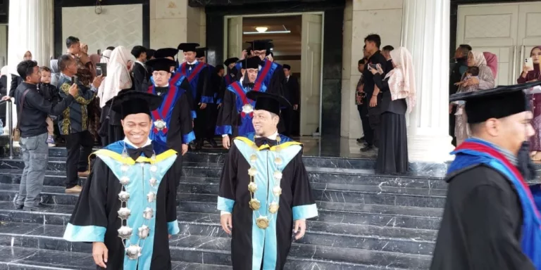 Wisuda Perdana Universitas Muhammadiyah Kuningan