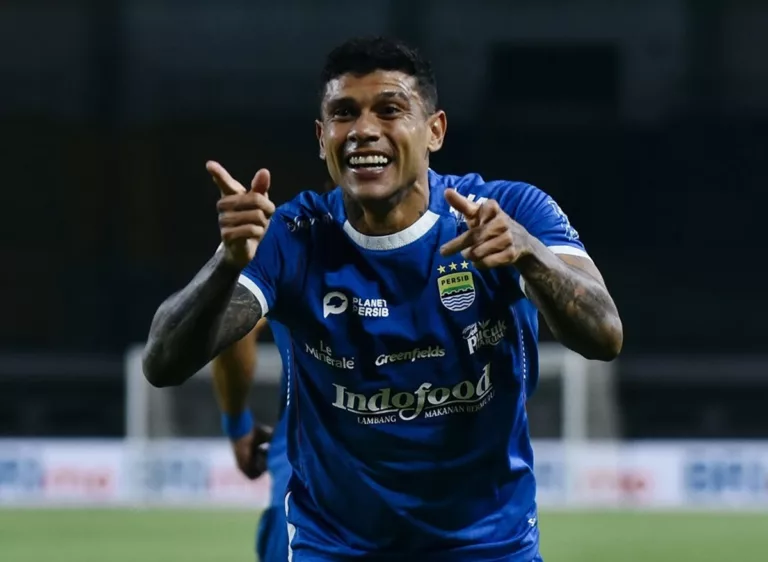 Persib Bandung Libas Laskar Antasari, Perpanjang Rekor Tak Keok di Liga 1