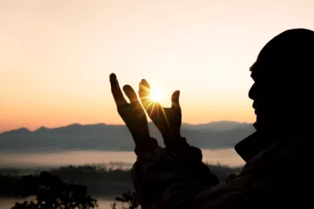 Bacaan sholawat Nariyah untuk melancarkan rezeki di bulan Rajab