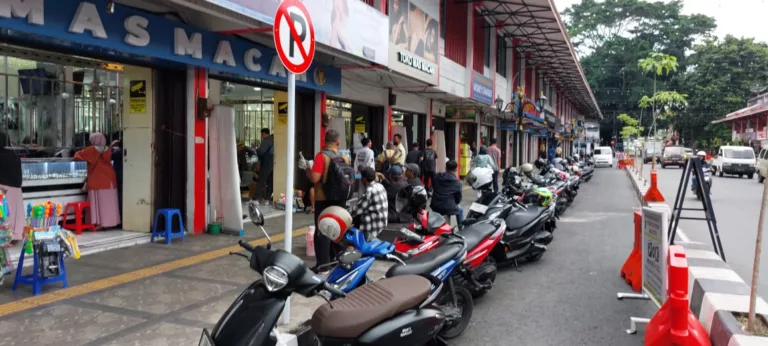 Dishub Kuningan Tegaskan Larangan Parkir Liar di Jalan Siliwangi