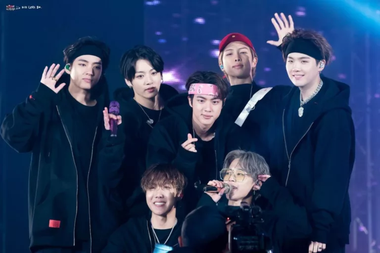 Lirik Lagu dan Terjemahan Bahasa Indonesia 'Mikrokosmos' BTS yang Bikin Terharu