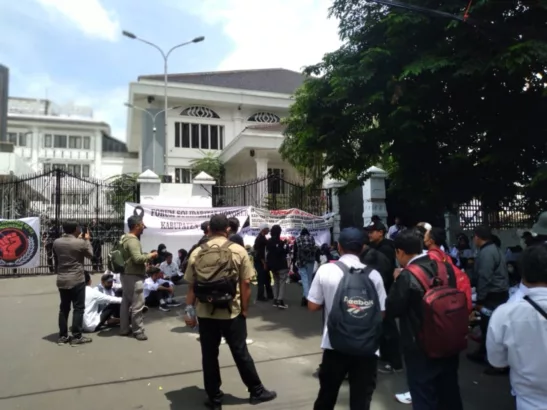 Guru Honorer Demo di DPRD Jabar, Tuntut Kepastian Pengangkatan sebagai PPPK