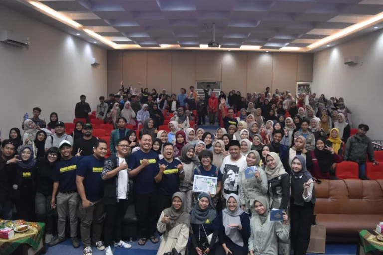 Mahasiswa UMD Indramayu sukses persembahkan pagelaran seni sastra yang dibuka untuk umum