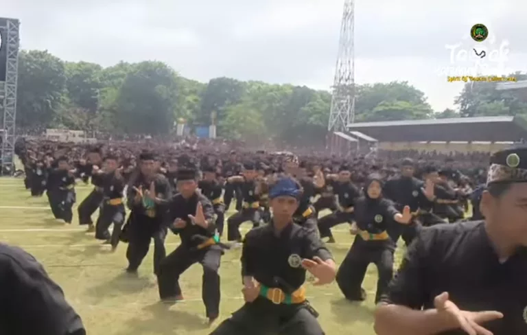 TTKKBI Saat Pecahkan Rekor MURI Rampak Silat Banten Tepak Karuhun