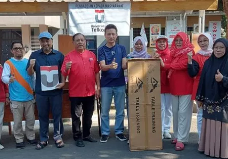 Telkom University Perkuat UMKM Desa Sariwangi melalui Desain Booth Berbasis Kearifan Lokal