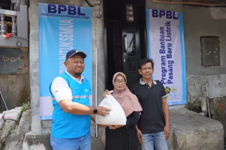 28.560 Rumah Tangga di Jawa Barat Nikmati Listrik Berkat Program BPBL 2024