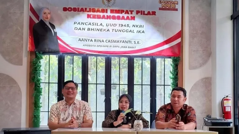 Anggota DPD RI Aanya Rina Casmayanti menggelar Sosialisasi Empat Pilar Kebangsaan di Mo's Hauze, Kota Bandung