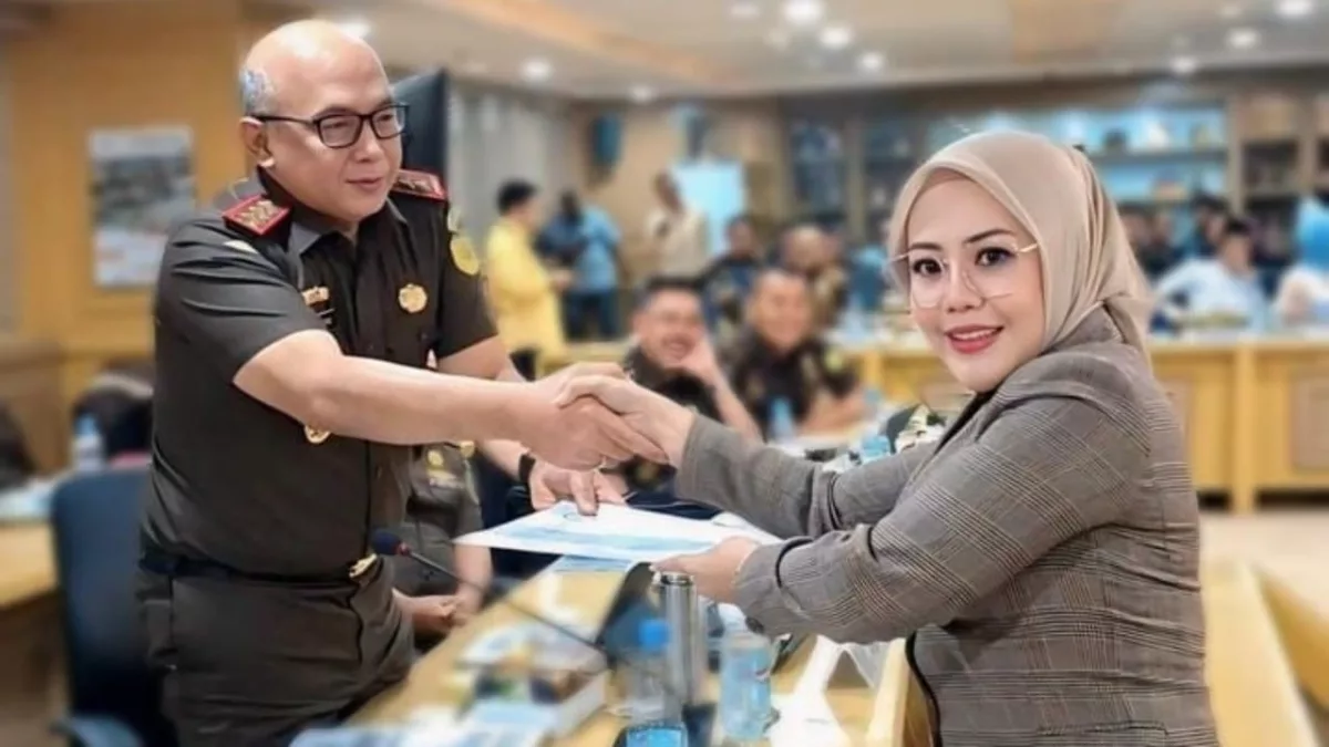 Anggota Komite I DPD RI, Aanya Rina Casmayanti Saat Mengikuti Rapat Kerja dengan Kejaksaan Agung RI