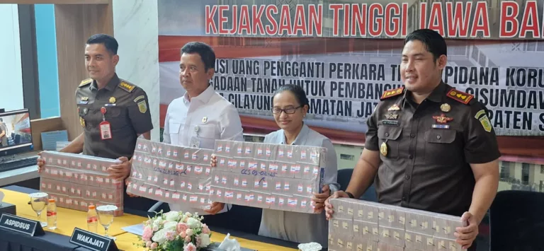 Konfrensi Pers Kejati Jabar Soal Korupsi Tol Cisumdawu