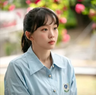 Undercover High School Tampilkan Sisi Misterius Jin Ki Joo