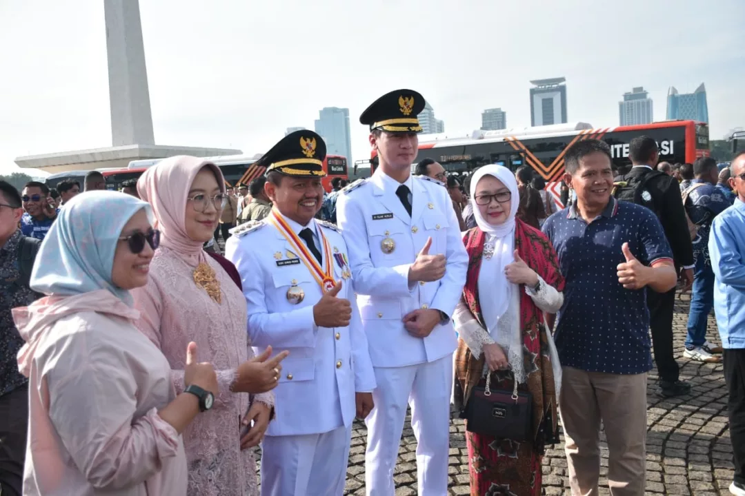 Kabupaten Sumedang kini memiliki pemimpin baru setelah H. Dony Ahmad Munir dan M. Fajar Aldila resmi dilantik di Istana Negara.