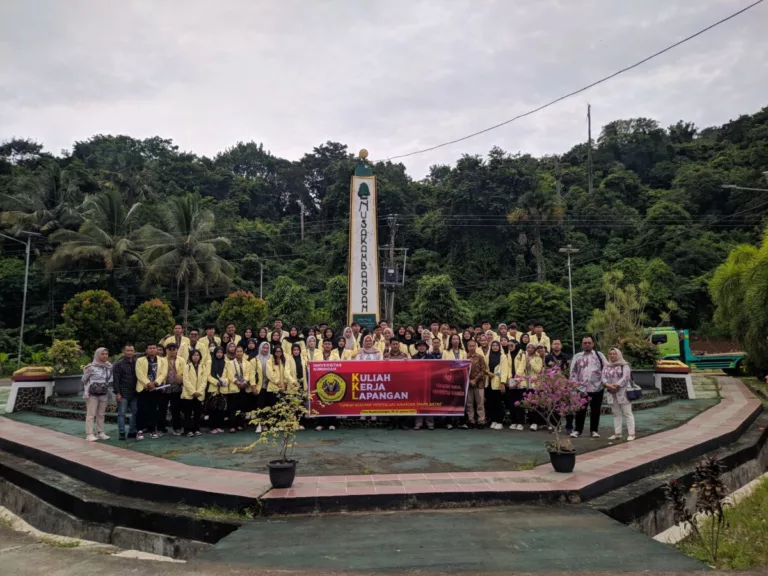 Mahasiswa Hukum Uniku Kunjungi Lapas Nusakambangan untuk Kuliah Kerja Lapangan