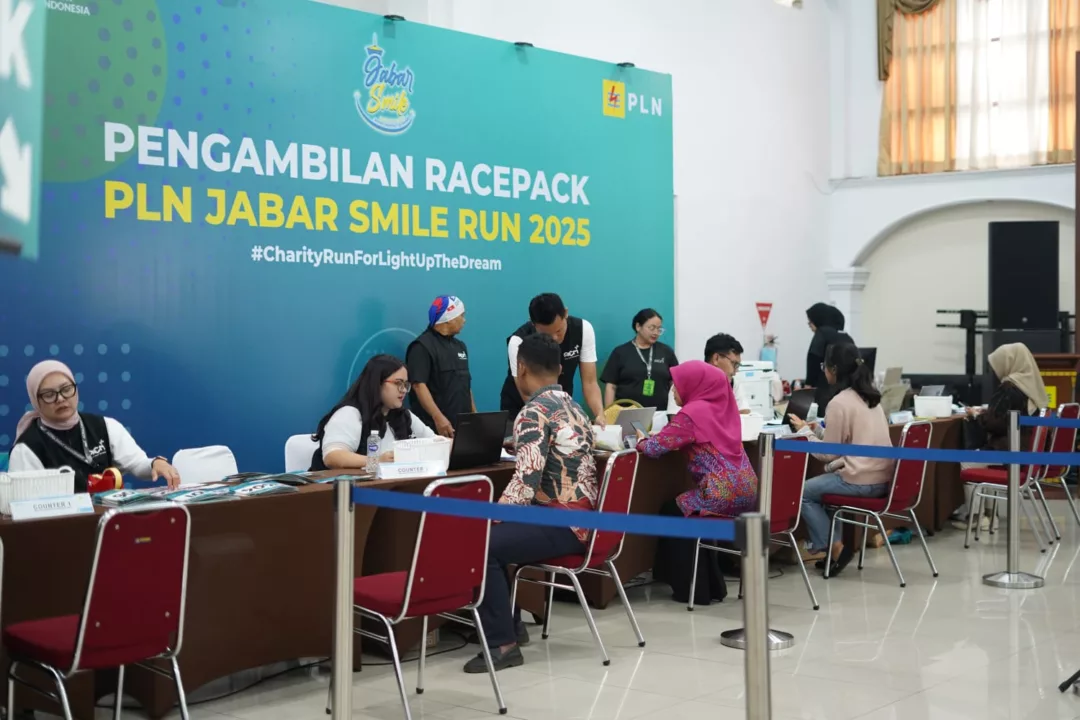 Pengambilan Raceack PLN Jabar Smile Run 2025