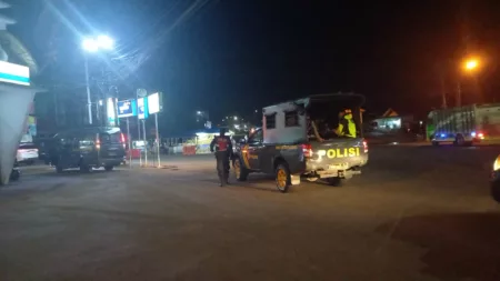 Petugas Gabungan Di Kota Tasikmalaya Gelar Patroli Malam.