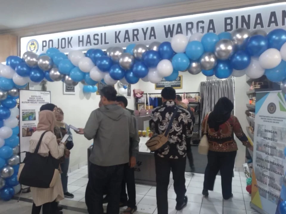 Pojok Hasil Karya Warga Binaan Lapas Diresmikan di Pasar Baru Bandung