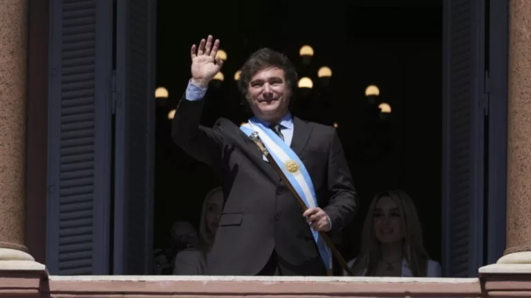 Javier Milei, Presiden Argentina sejak Desember 2023, berhasil mencetak sejarah dengan menciptakan surplus fiskal pertama negara itu