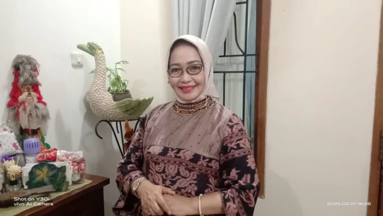 Prof Dr Endang Caturwati, Guru Besar Seni Pertunjukan Indonesia dari Institut Seni Budaya Indonesia (ISBI) Bandung