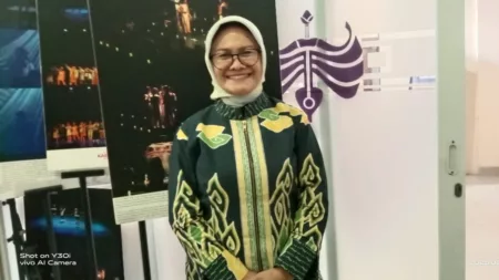 Rektor ISBI Bandung 2014-2022, Prof. Dr. Hj. Een Herdiana.