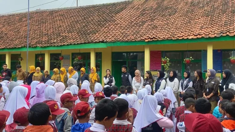 Orang Tua dan Sekolah Apresiasi Dampak Positif Gerakan Mengajar Desa di Desa Kertawangi