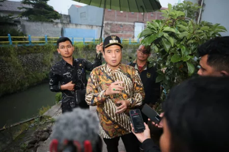 Wakil Wali Minta DSDABM Periksa Kirmir Seluruh Sungai di Kota Bandung