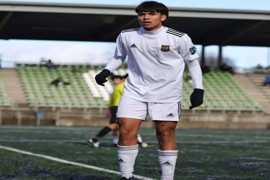 Pemain berdarah Indonesa, Adrian Wibowo, nyaris mencetak gol pada pertandingan Los Angeles FC vs Chicago Fire