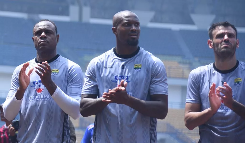 Gervane Kastaneer, Terkesanatas dukungan Dari Boboth jelang laga panas Persib vs Persija