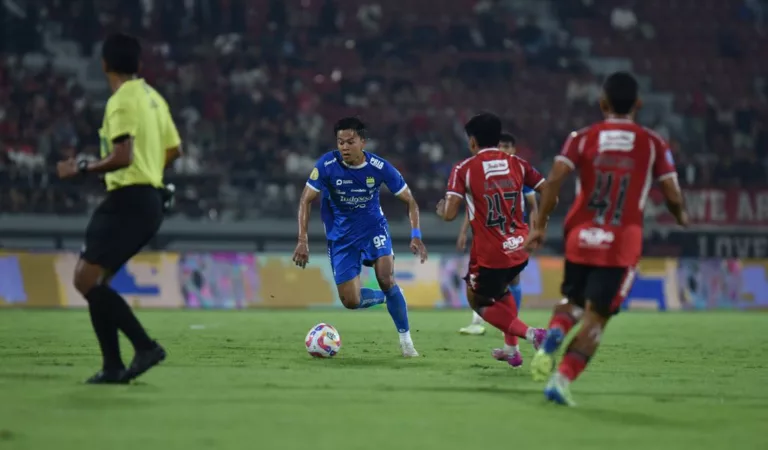 Persib Selalu Mendapat Sanksi Berulang, Bobotoh Dilarang Tandang