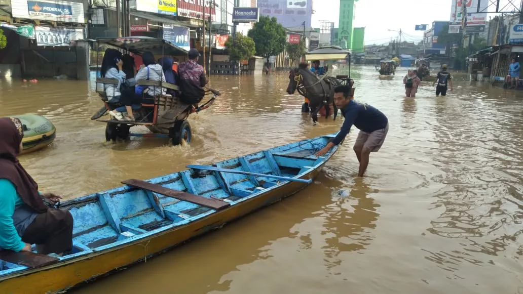 Citarum Kembali Meluap, Dayeuhkolot Lumpuh Total