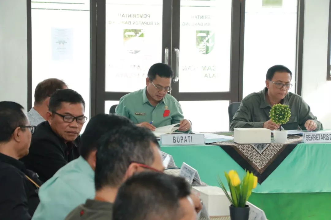 Bupati Dadang Supriatna Evaluasi Pembangunan di Tiap Kecamatan