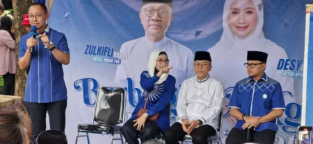 Desy Ratnasari Bersama Zulhas di Acara Bagi-bagi Takjil di Kota Bandung