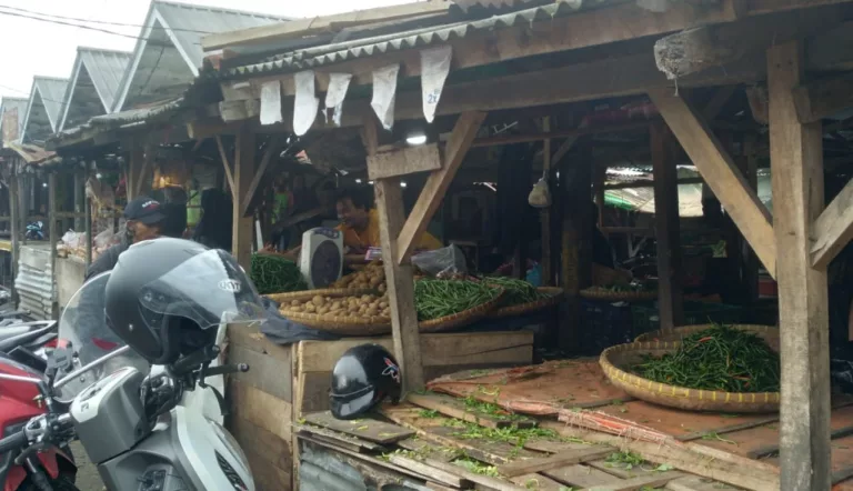 Harga Bahan Pokok di Pasar Baleendah Stabil, Daging Sapi Naik Lagi