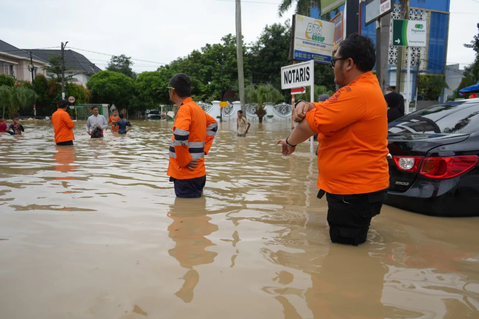 Banjir Bekasi masih tinggal