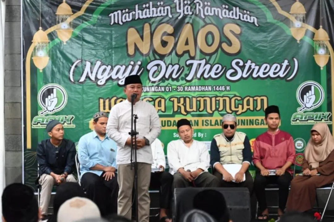 APIK menggelar Ngaji On The Street (Ngaos) di Jalan Siliwangi, Kuningan