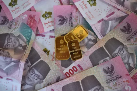 Nilai Tukar Rupiah Terpuruk ke Level Terburuk Sejak 1998, Apa Penyebabnya