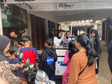 Pedagang Telor Gulung diserbu pembeli menjelang buka puasa