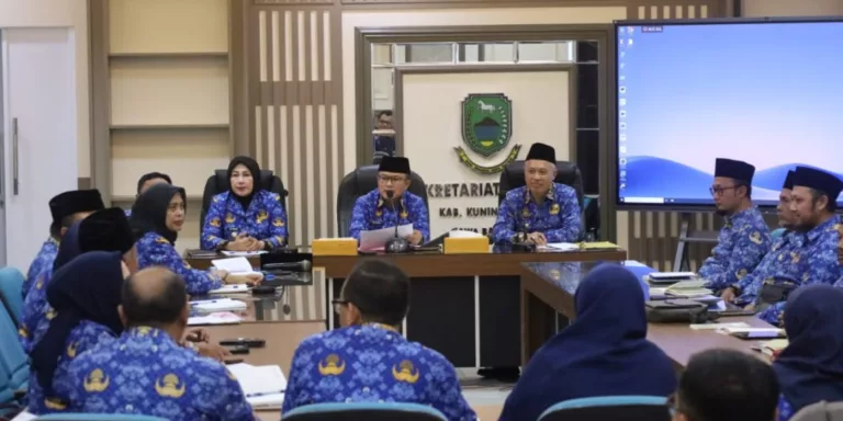 Pembinaan di Ruang Rapat Linggarjati Setda, Senin, 17 Maret 2025