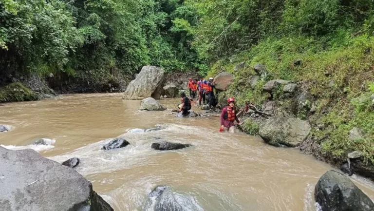 Akbar yang Tenggelam di Sungai Cidongdong Belum Ditemukan