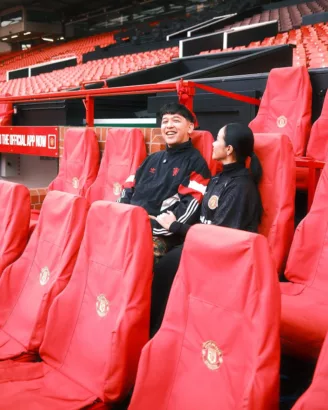 Main Ke Stadion Old Trafford di Manchester, Yura Yunita Jadi Yura United? (@yurayunita)