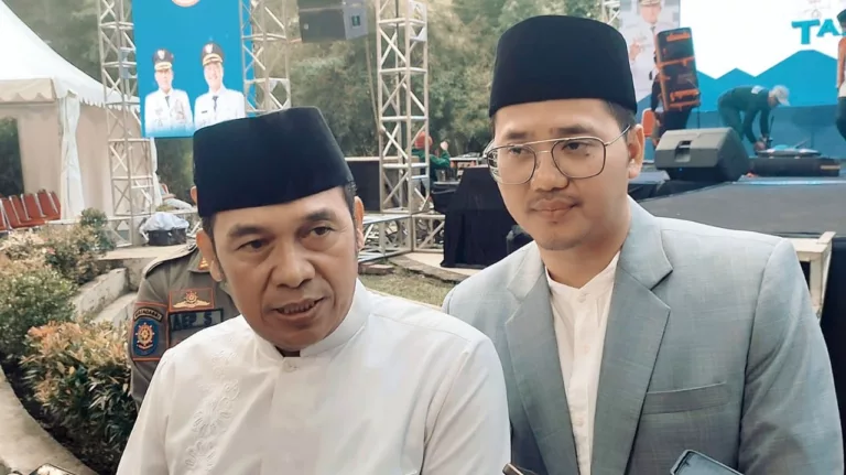 Walikota Cimahi Ngatiyana Bersama Wakiilnya Adhitya Yudhistira