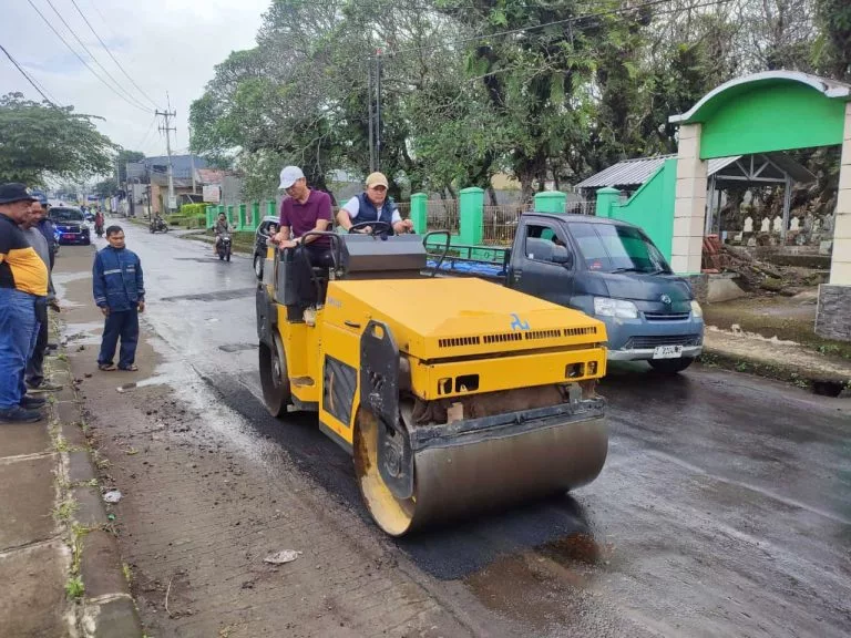 Menunggu Opsi Anggaran Provinsi, 200 KM Jalan di Kuningan Rusak