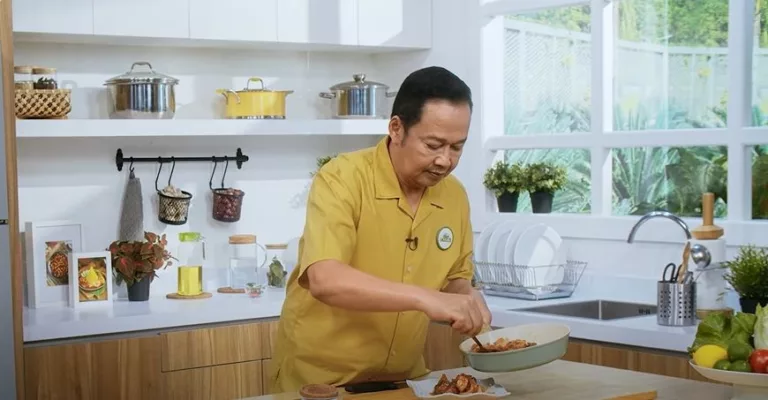 Chef Rudy bagikan resep ayam saos asam manis