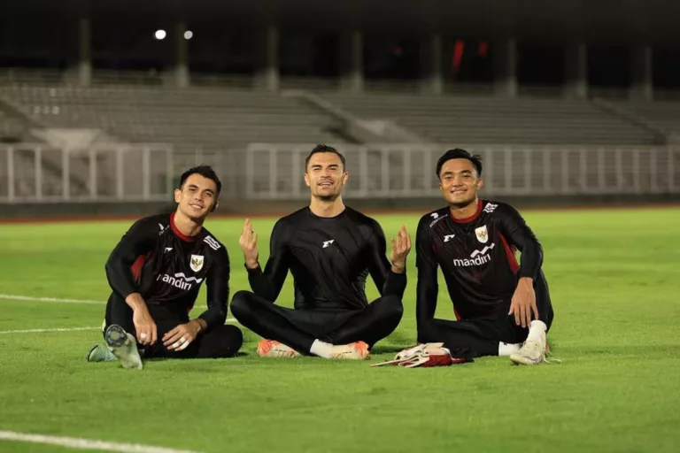 Patrick Kluivert berpotensi melakukan rotasi kiper Timnas Indonesia lawan Bahrain