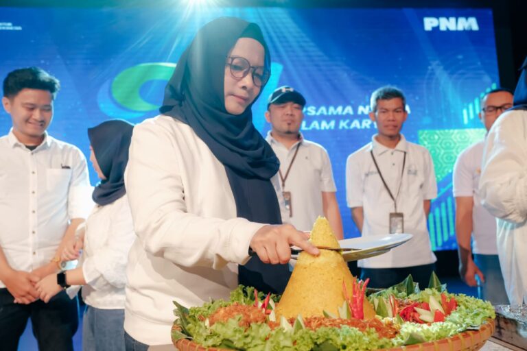 Rayakan HUT ke 24, PNM Cabang Bandung Aksi Nyata Dukung Pemerintah Perangi Stunting: Salurkan Paket Gizi di Wilayah 2 Regional Bandung