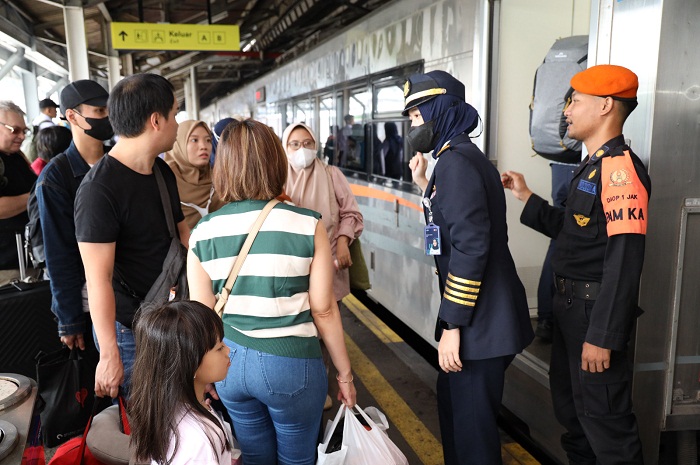 Semester Awal 2023, Kereta Laris Manis, 1,7 Juta Orang Terlayani