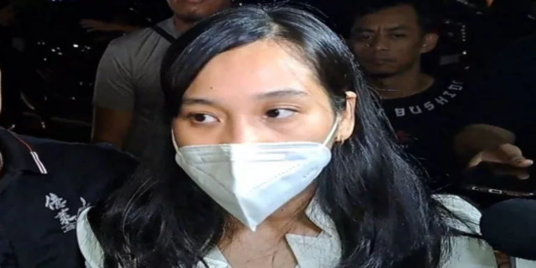 Pemeran Film Dewasa Virly Virginia Mengaku Dijebak, Warganet : Coba Gak Keciduk Mana Mau Buka Suara…